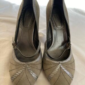 Cole Hann Grey Suede Heels